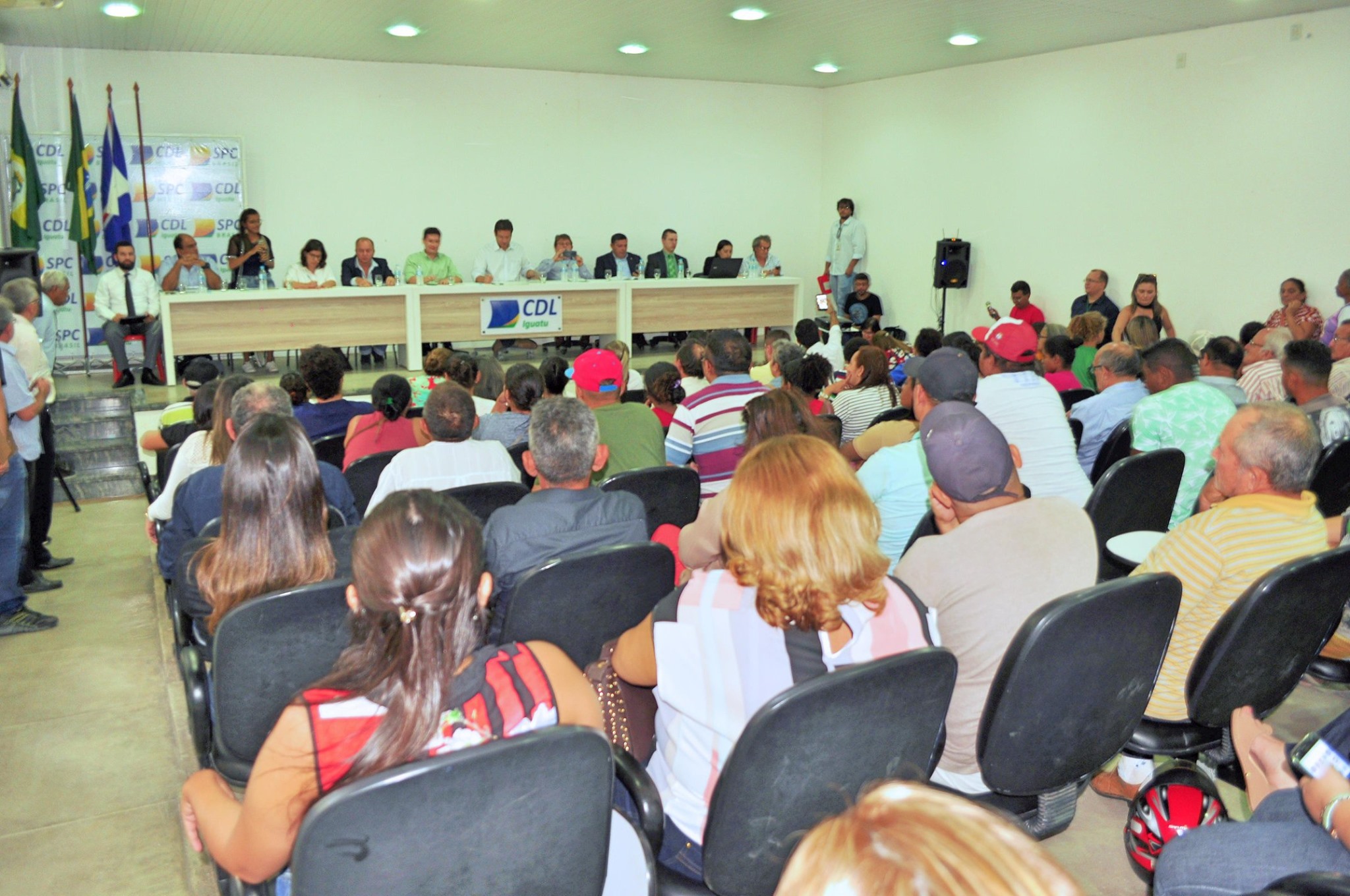 Comissão da AL debate moradia popular e assentamentos