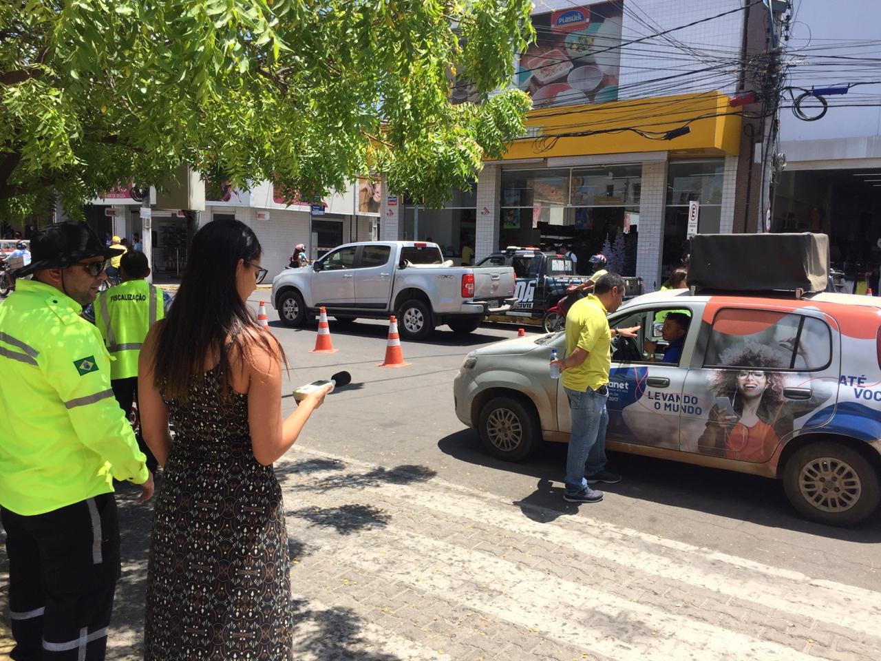 DEMUTRAN e Meio Ambiente promovem blitz educativa contra poluição sonora