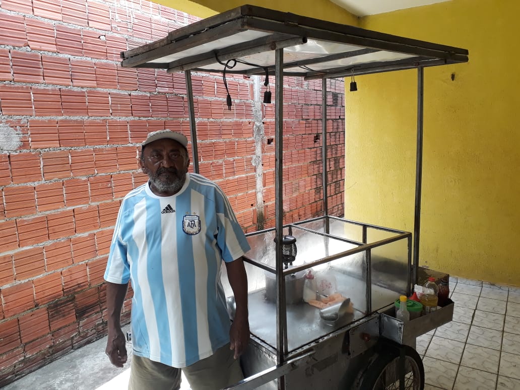 Uma vida de trabalho construída entre o carrinho de pipoca e a construção civil