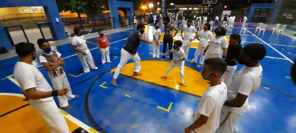 Capoeira Music : Vem jogar mais eu 