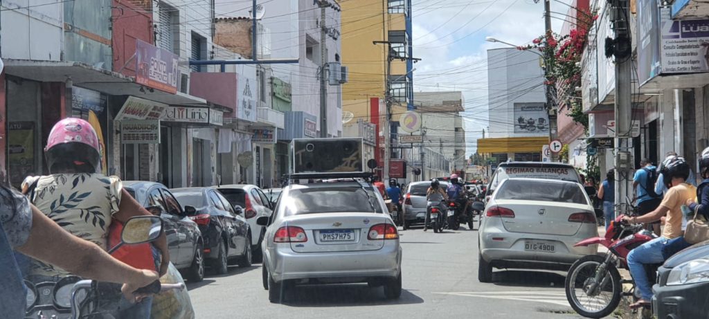 Ceará publica decreto que proíbe paredões de som em espaços