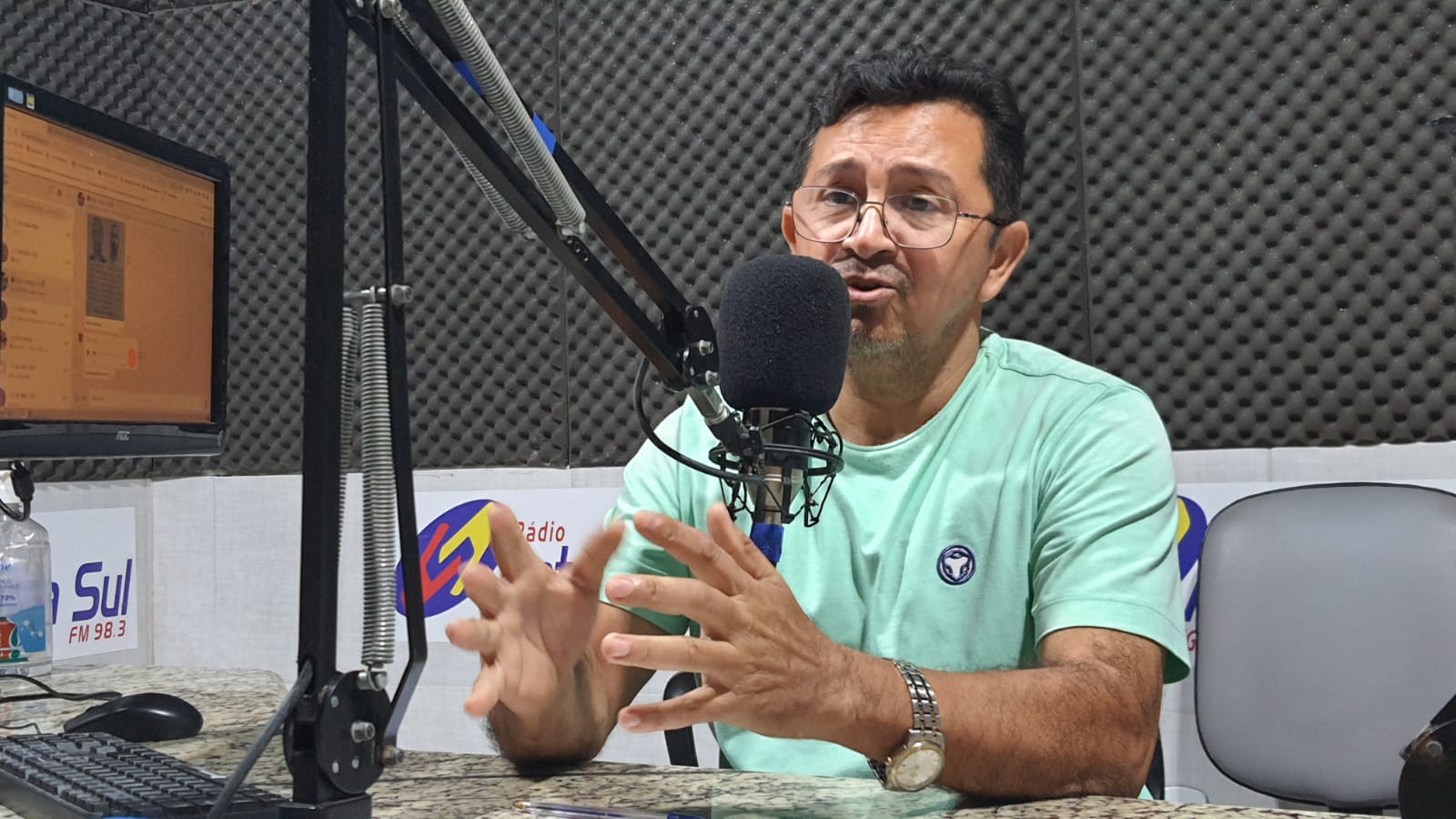 Tércio Júnior estreia com novidades na faixa nobre da FM em Iguatu