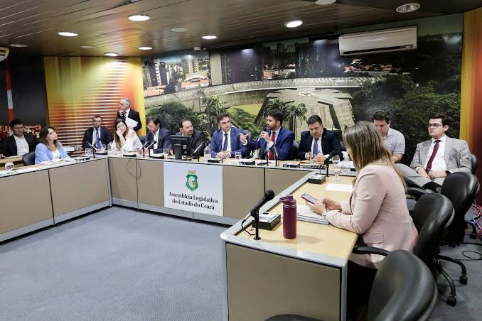 Deputados estaduais realizam audiências públicas simultâneas no interior do Ceará para avaliar serviço da Enel