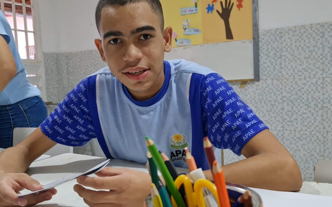 Conheça Gaell, jovem autista apaixonado por aviação