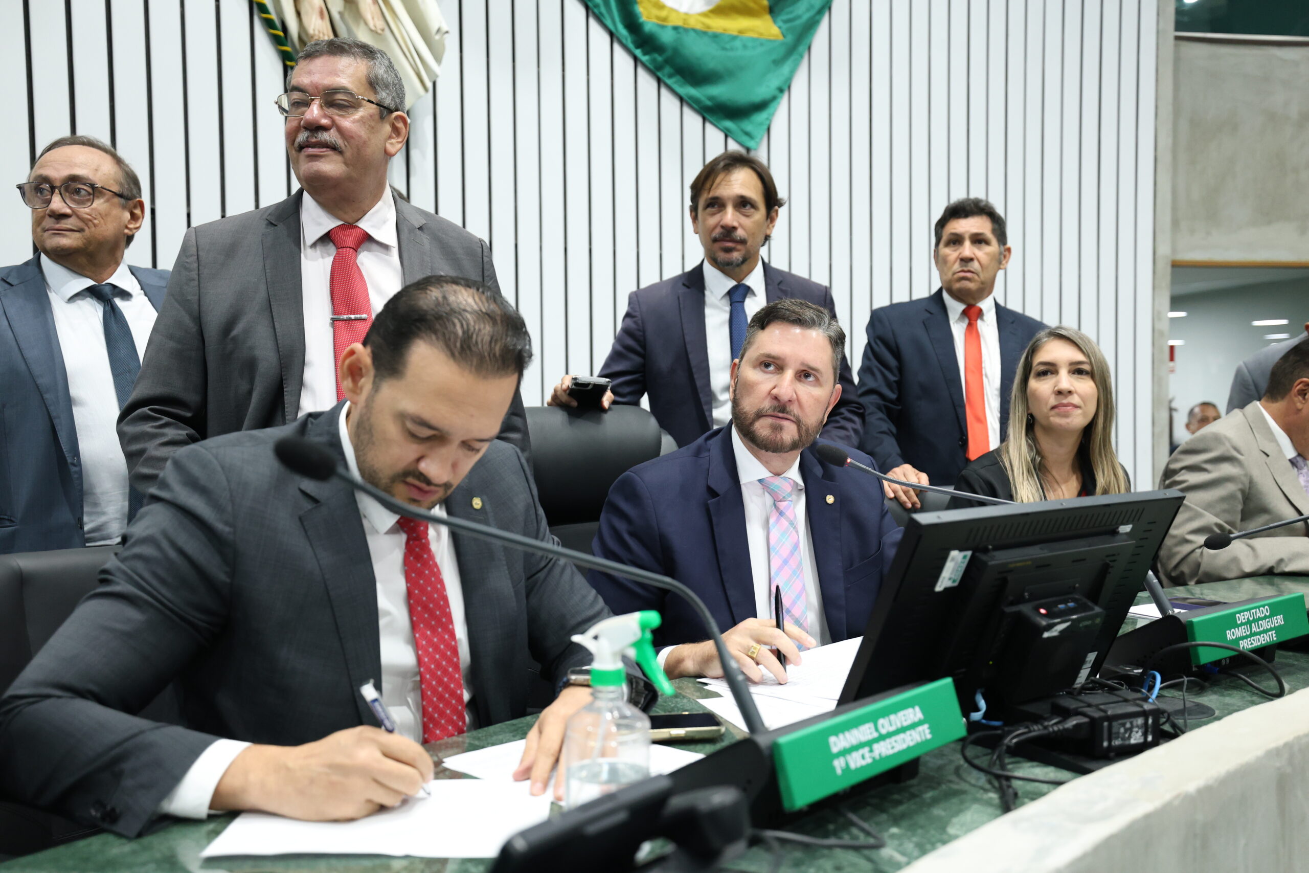 Alece aprova projeto que prevê critérios para municípios realizarem licenciamento ambiental