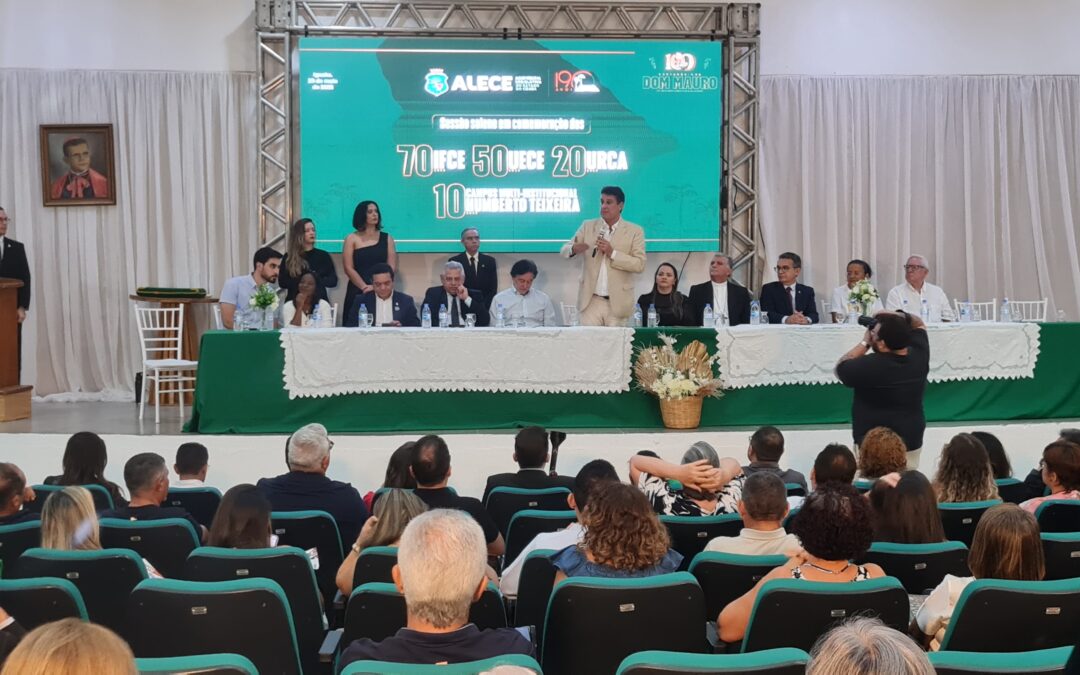 Alece homenageia instituições de ensino superior e centenário de nascimento de dom Mauro Ramalho