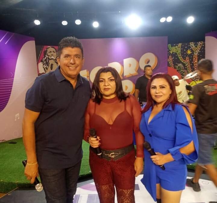 Irmãs cantoras fazem sucesso na mídia e no meio do povão