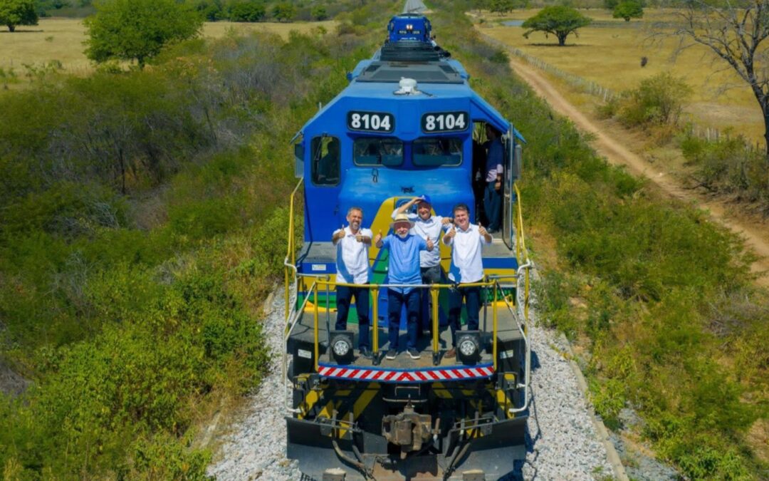 Em visita a Missão Velha, Lula anuncia mais R$ 1,4 bilhão para Ferrovia Transnordestina e admite concorrer novamente em 2026