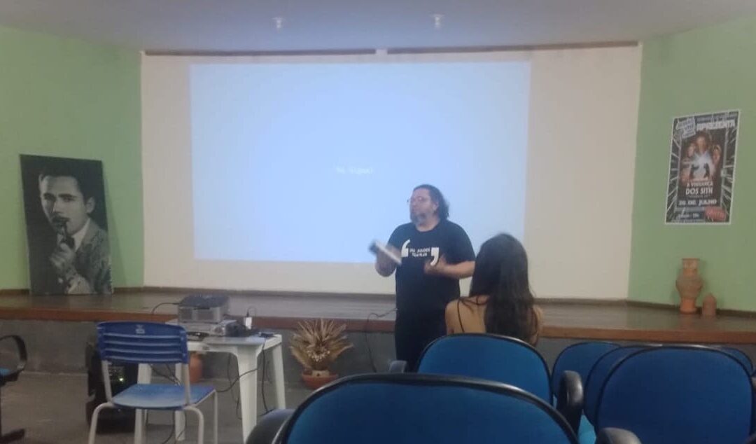 Cine Sessão VHS de Cinema resiste com exibições de filmes em Iguatu