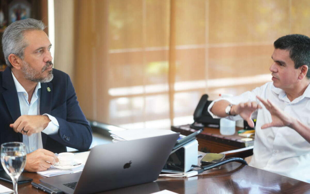 Primeiras medidas do Governo Elmano para enfrentar tarifaço de Trump podem envolver compra de produtos exportados pelo Ceará e articulação de novo mercado com China