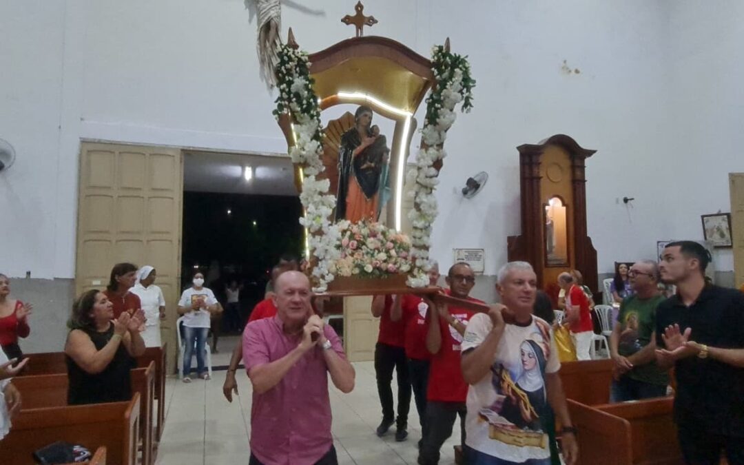Nossa Senhora do Perpétuo Socorro é celebrada por devotos no Prado