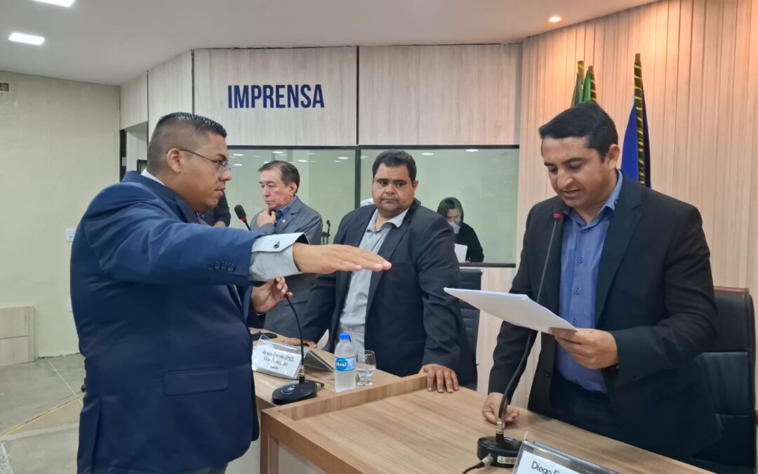 Servidores em greve marcam sessão da Câmara; suplentes ampliam rodízio no Legislativo que promete chegar a seis