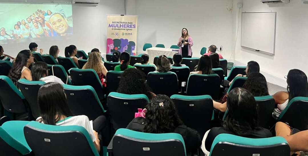 Iguatuenses concluem curso de cuidadora de idosos e recebem certificação