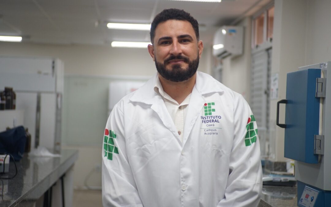 Professor iguatuense recebe patente de larvicida natural à base de biribá