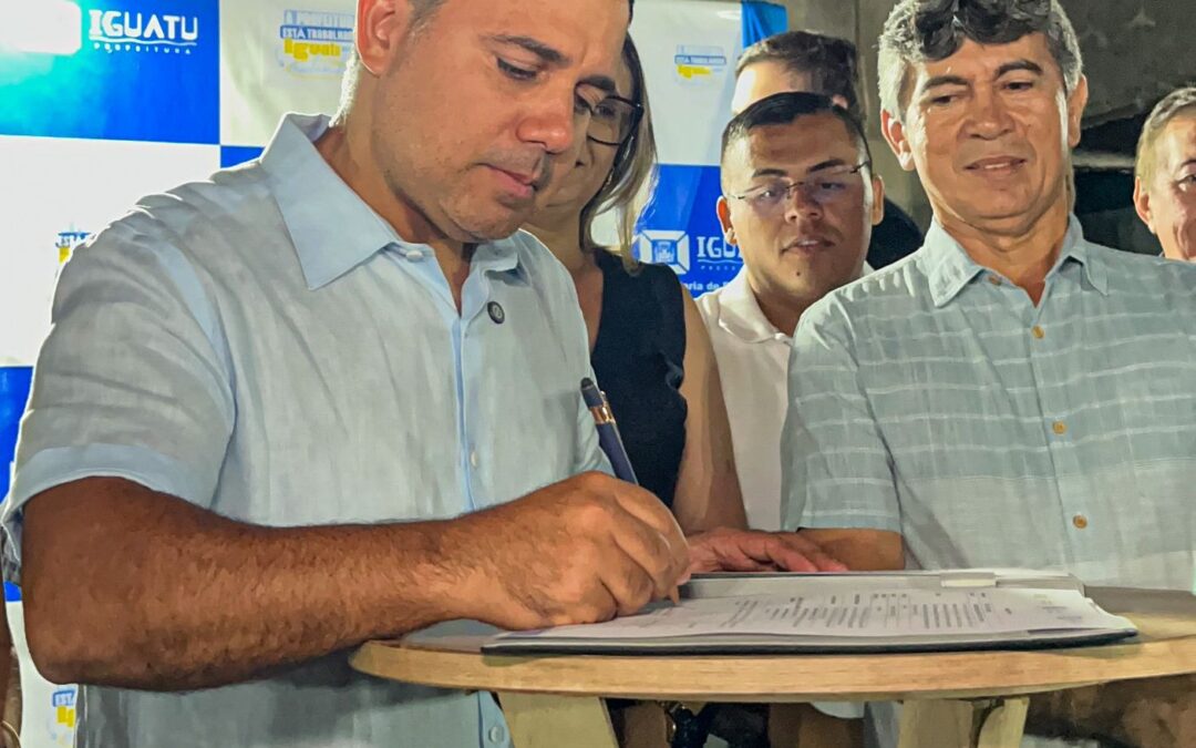 Prefeito anuncia reajuste para gestores escolares e retomada das obras da Creche da Varjota