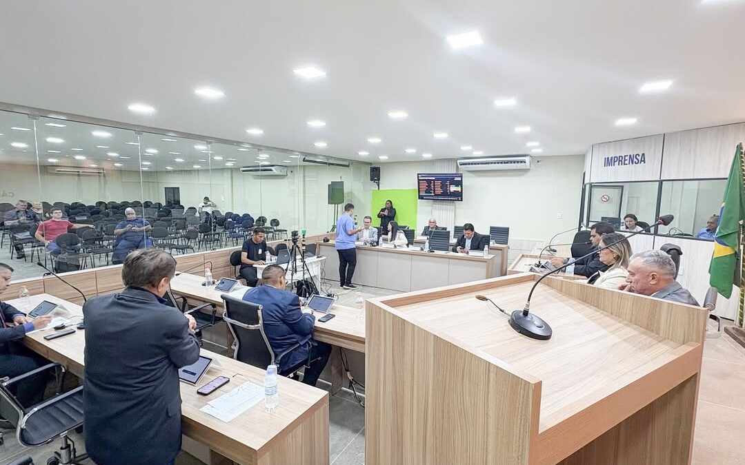 Inclusão social, embates políticos e crise hídrica marcam sessões da Câmara