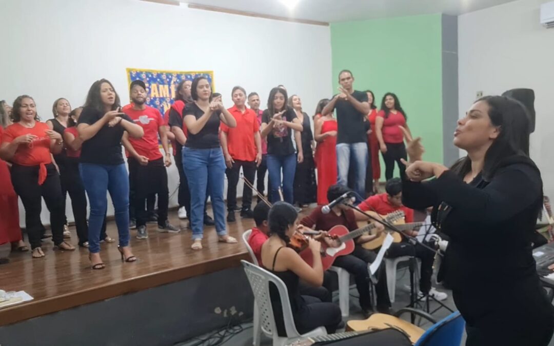 Novo projeto do Coral Humberto Teixeira promove inclusão de pessoas surdas