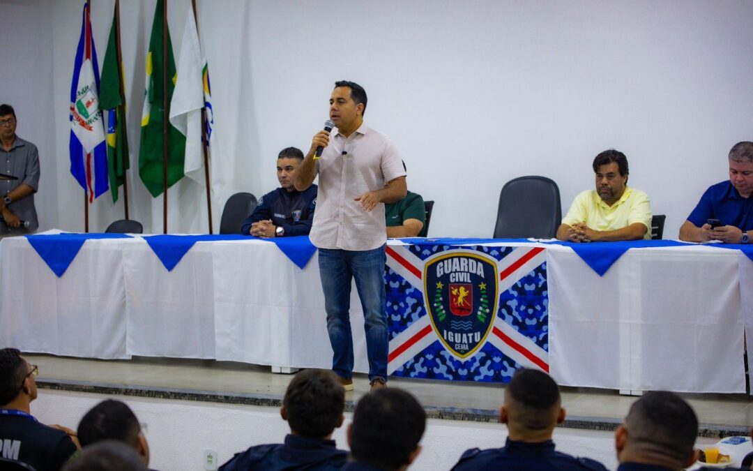 Município entrega de fardamento escolar e investe R$ 1,7mi em segurança