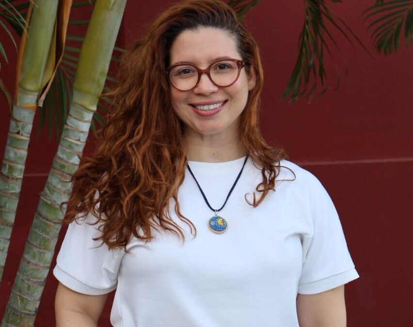 Sara Benvenuto lança seu primeiro livro “Cinema e Audiodescrição”