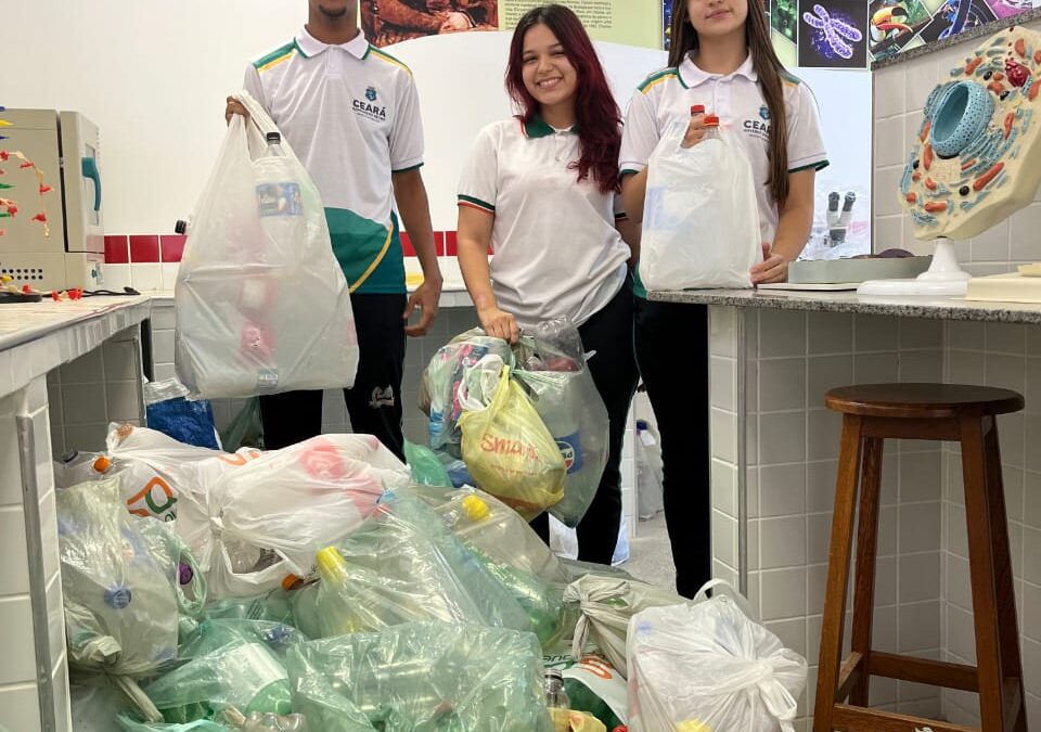 Estudantes da EEEP Lucas Emmanuel unem sustentabilidade e solidariedade em campanha de coleta de recicláveis