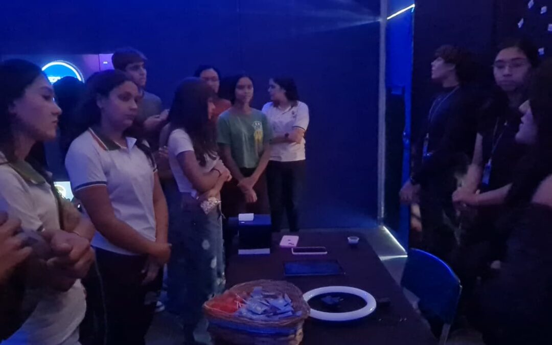 Feira das Profissões movimenta classe estudantil no Liceu