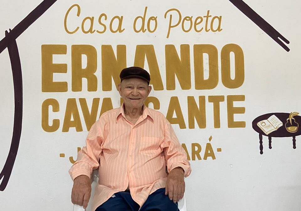‘Casa do Poeta’ em Jucás expõe obras do cordelista Ernando Cavalcante