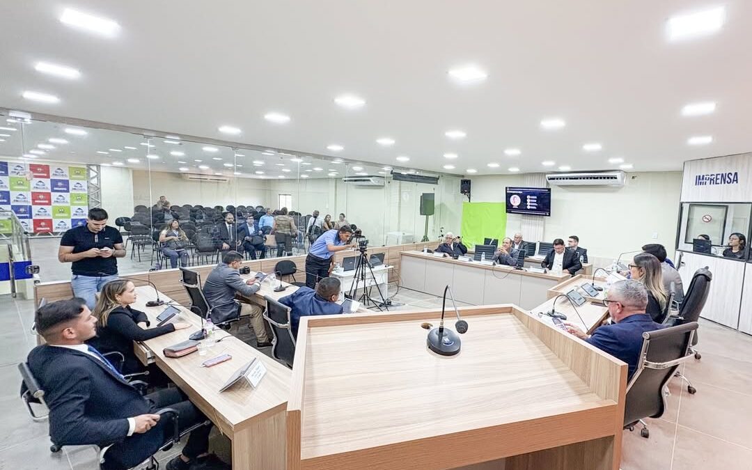 Falta de consenso impede avanço de pautas na última sessão ordinária da Câmara de Iguatu