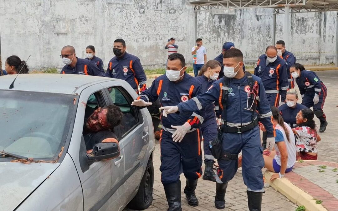 Simpósio de Urgência e Emergência encerra com simulação realística e pouso de helicóptero do CIOPAER