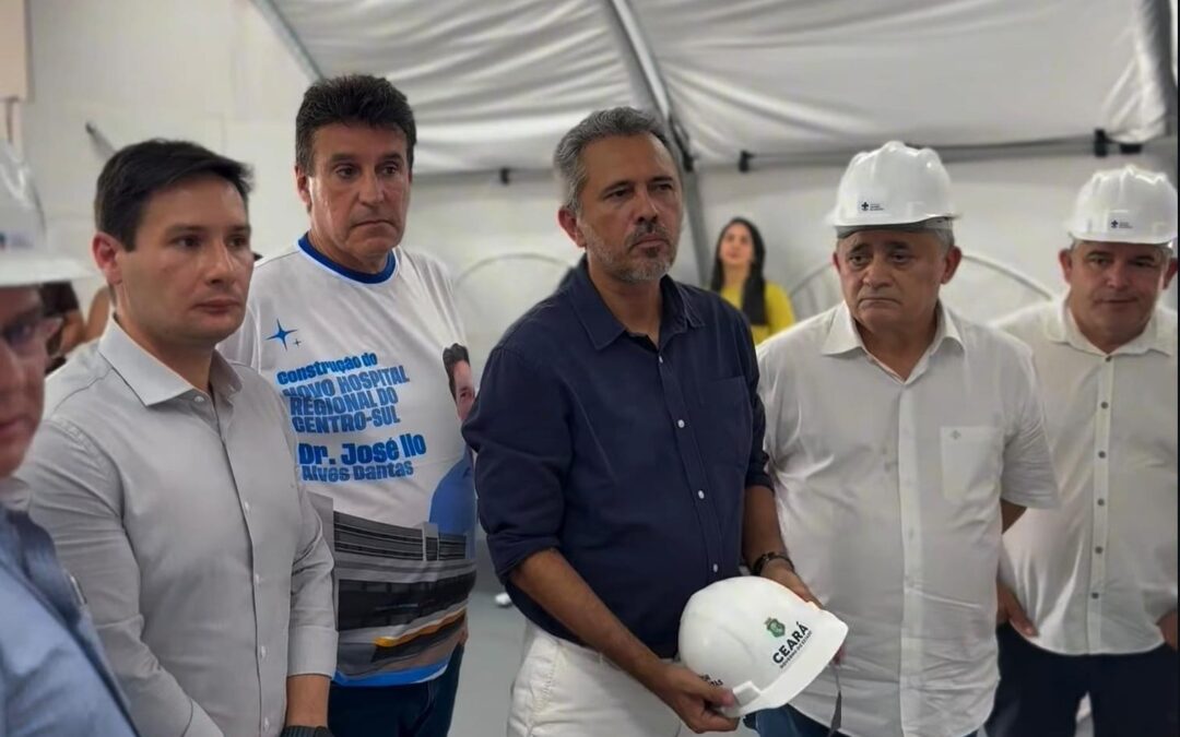 Em Iguatu, Elmano acompanha obras da saúde, da educação e reforça apoio ao projeto religioso de Sant’Ana