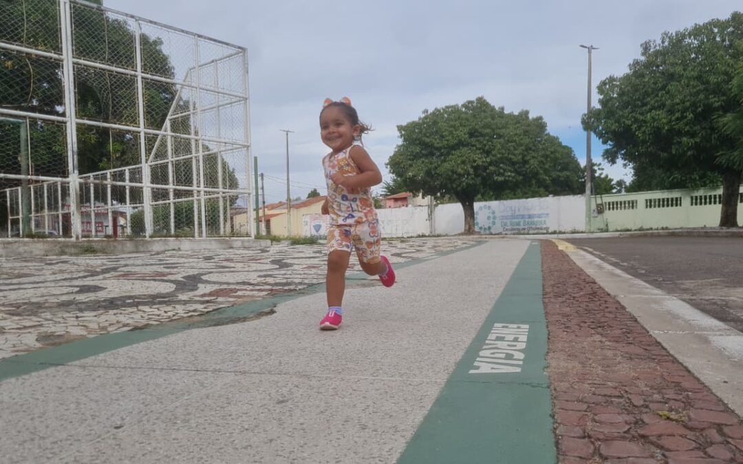 A pequena ‘atleta’ iguatuense Ana Lívia corre 4km e encanta a web