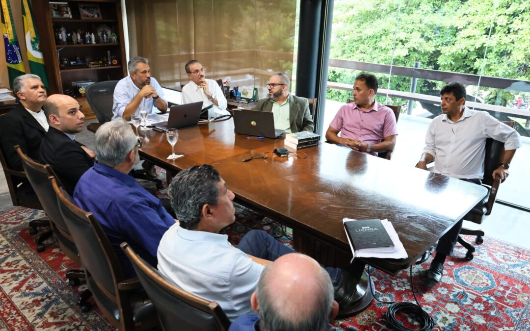 Elmano de Freitas recebe lideranças empresariais e religiosas de Iguatu no Abolição e garante construção do Complexo Senhora Santana