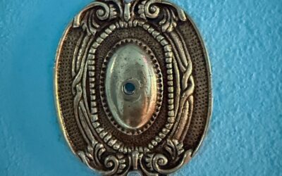 Ladrões invadem igreja e furtam objetos