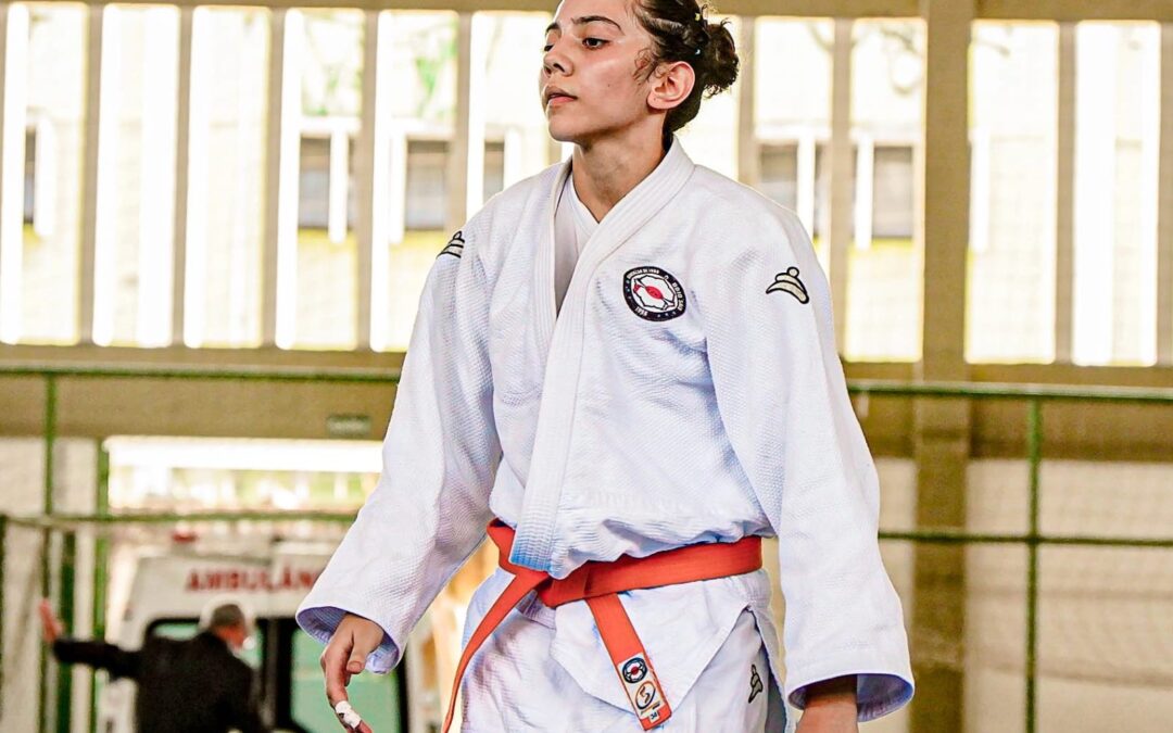 Jovem judoca iguatuense busca apoio para disputar Campeonato Brasileiro em Aracaju-SE