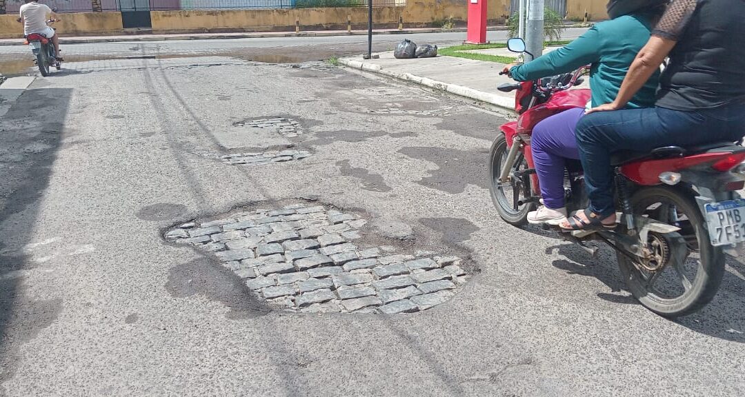 População denuncia buracos na malha urbana da cidade