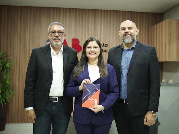 Professores e acadêmicos de Direito lançam livro com estudos sobre Reforma Tributária