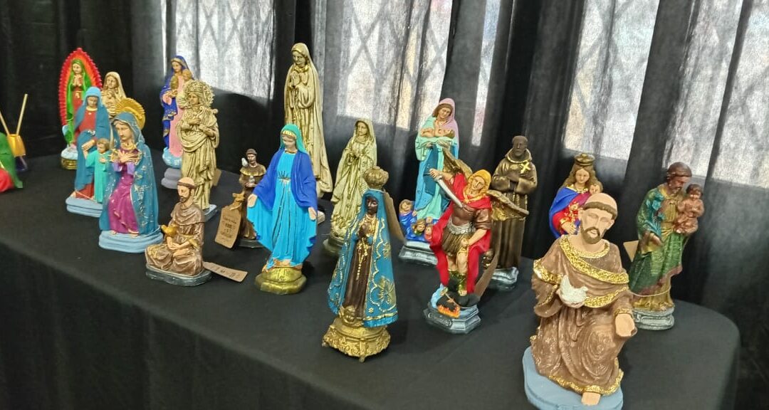 Artesão expõe obras sacras em Acopiara