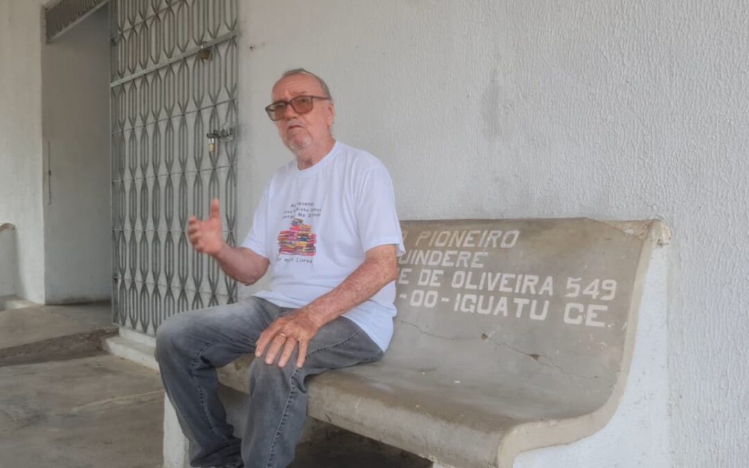 Bancos de concreto guardam histórias do comércio de Iguatu