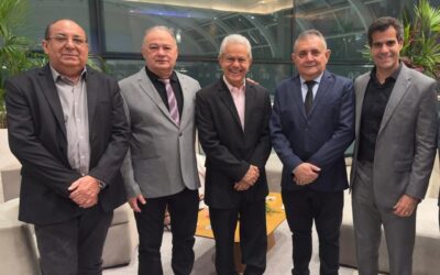Diretores da CDL de Iguatu participam da solenidade de entrega do Troféu Clóvis Rolim