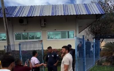 Servidores municipais de Iguatu fazem paralisação e cobram abertura de negociação com a Prefeitura