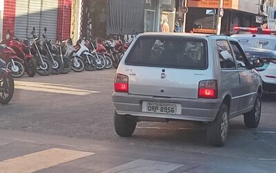 O problema dos estacionamentos em ‘fila dupla’ na Av. Agenor Araújo