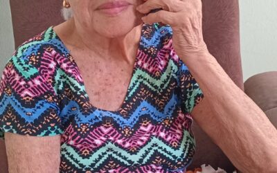 Idosa de 90 anos consome Coca-Cola nas principais refeições do dia
